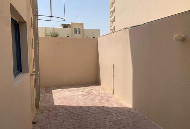 983450 - Property Image 2