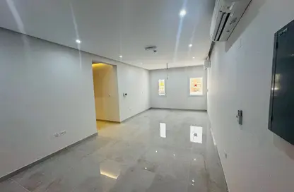 Apartment - 2 Bedrooms - 2 Bathrooms for rent in Souk Al gharaffa - Al Gharrafa - Doha
