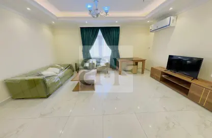 Apartment - 2 Bedrooms - 2 Bathrooms for rent in Al Sadd Road - Al Sadd - Doha