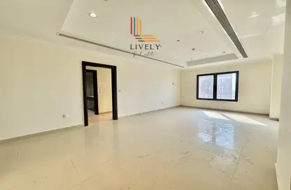 Apartment - 1 Bedroom - 2 Bathrooms for rent in Tower 13 - Porto Arabia - The Pearl Island - Doha