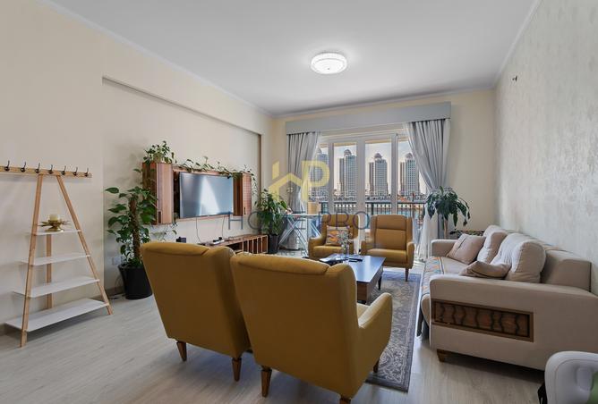 877069 - Property Image 2