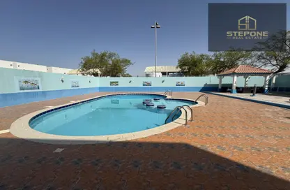 مجمع سكني - 4 غرف نوم - 5 حمامات للايجار في طريق سلوى - العزيزية - الدوحة