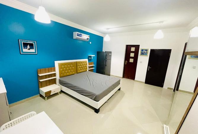 987592 - Property Image 2