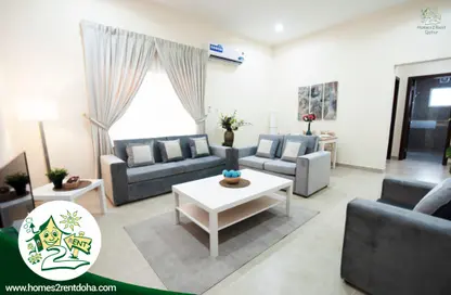 Living Room image for: Apartment - 2 Bedrooms - 2 Bathrooms for rent in Al Wakra - Al Wakra - Al Wakrah - Al Wakra, Image 1