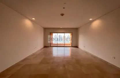 Empty Room image for: Apartment - 3 Bedrooms - 5 Bathrooms for sale in Al Mutahidah Tower - Viva Bahriyah - The Pearl Island - Doha, Image 1