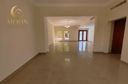 Villa - 4 Bedrooms - 5 Bathrooms for rent in Ain Khaled Villas - Ain Khaled - Doha