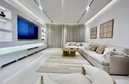Apartment - 2 Bedrooms - 3 Bathrooms for rent in Viva East - Viva Bahriyah - The Pearl Island - Doha