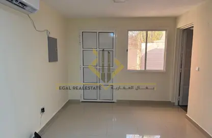 شقة - 1 حمام للايجار في الدفنة - الدفينة - الدوحة