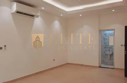 Apartment - 3 Bedrooms - 3 Bathrooms for rent in Al Nasr Street - Al Nasr - Doha