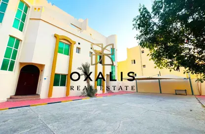 Villa - 5 Bedrooms - 4 Bathrooms for rent in Wadi Al Shaheeniya Street - Ain Khaled - Doha
