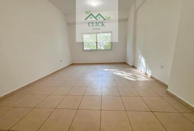 940699 - Property Image 3