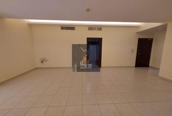 945571 - Property Image 2