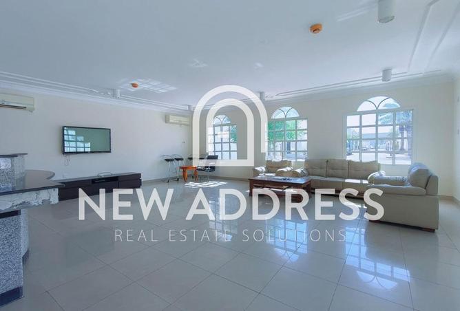 972742 - Property Image 2