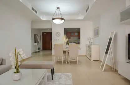 Apartment - 1 Bedroom - 2 Bathrooms for rent in Porto Arabia - The Pearl Island - Doha