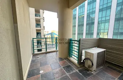 شقة - 2 غرف نوم - 2 حمامات للايجار في شارع حضرموت - دوحة الجديد - الدوحة