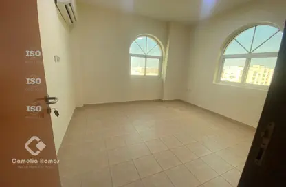 Apartment - 3 Bedrooms - 2 Bathrooms for rent in Salaja Street - Doha Al Jadeed - Doha