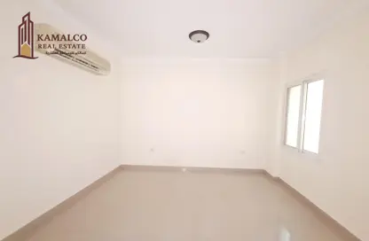 Apartment - 2 Bedrooms - 2 Bathrooms for rent in Al Mansoura - Al Mansoura - Doha