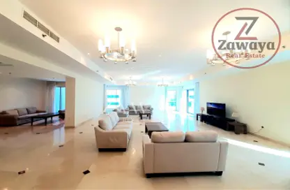 Penthouse - 5 Bedrooms - 7 Bathrooms for rent in West Gate - West Bay Lagoon - Doha