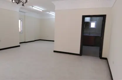 Apartment - 3 Bedrooms - 3 Bathrooms for rent in Anas Street - Fereej Bin Mahmoud North - Fereej Bin Mahmoud - Doha