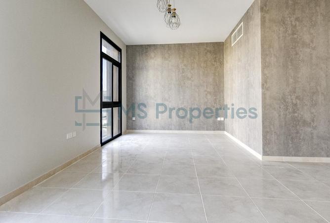 989337 - Property Image 3