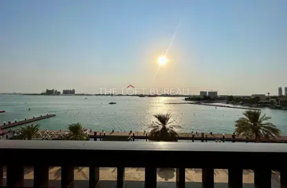 تاون هاوس - 2 غرف نوم - 3 حمامات للايجار في طريق بورتو الشرقي - بورتو أرابيا - جزيرة اللؤلؤة - الدوحة