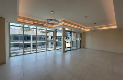 Apartment - 2 Bedrooms - 3 Bathrooms for rent in Gewan Island - The Pearl Island - Doha