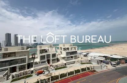 Apartment - 3 Bedrooms - 5 Bathrooms for sale in Gewan Island - The Pearl Island - Doha