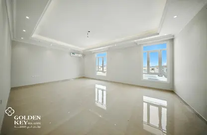 Villa - 6 Bedrooms - 7 Bathrooms for rent in Bab Al Rayyan - Muraikh - AlMuraikh - Doha