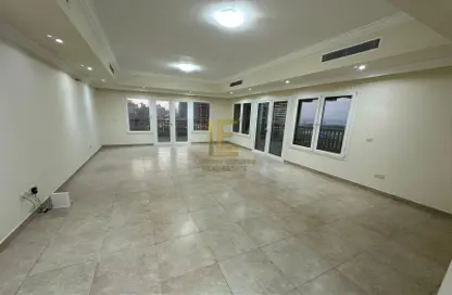 Apartment - 3 Bedrooms - 5 Bathrooms for sale in East Porto Drive - Porto Arabia - The Pearl Island - Doha Apartment - 3 Bedrooms - 5 Bathrooms for sale in East Porto Drive - Porto Arabia - The Pearl Island - Doha