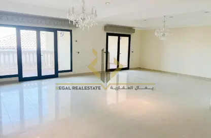 Apartment - 2 Bedrooms - 3 Bathrooms for sale in West Porto Drive - Porto Arabia - The Pearl Island - Doha