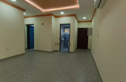 شقة - 2 غرف نوم - 2 حمامات للايجار في شارع تدمر - طريق المطار القديم - الدوحة