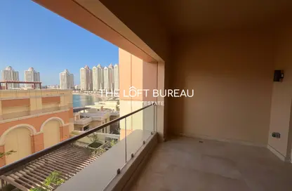 شقة - 3 غرف نوم - 4 حمامات للايجار في ابراج المتحدة - فيفا بحرية - جزيرة اللؤلؤة - الدوحة