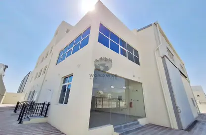 Warehouse - Studio - 6 Bathrooms for rent in East Industrial Street - Birkat Al Awamer - Al Wakra