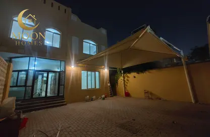 فيلا - 5 غرف نوم - 6 حمامات للايجار في شارع المطار القديم - طريق المطار القديم - الدوحة