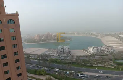 شقة - 2 غرف نوم - 4 حمامات للايجار في طريق بورتو الغربي - بورتو أرابيا - جزيرة اللؤلؤة - الدوحة