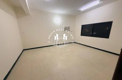 شقة - 3 غرف نوم - 2 حمامات للايجار في النعيجة - الدوحة