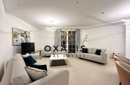Apartment - 3 Bedrooms - 4 Bathrooms for rent in The Garden - Floresta Gardens - The Pearl Island - Doha