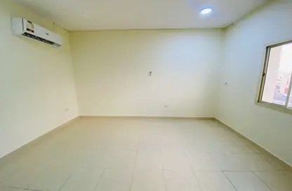 Apartment - 2 Bedrooms - 1 Bathroom for rent in Al Aziziyah - Al Aziziyah - Doha