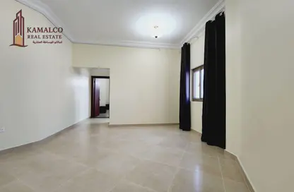 Apartment - 1 Bedroom - 2 Bathrooms for rent in Umm Ghuwailina 4 - Umm Ghuwailina - Doha