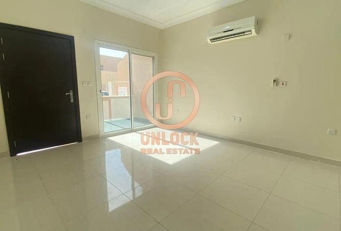 1003812 - Property Image 3