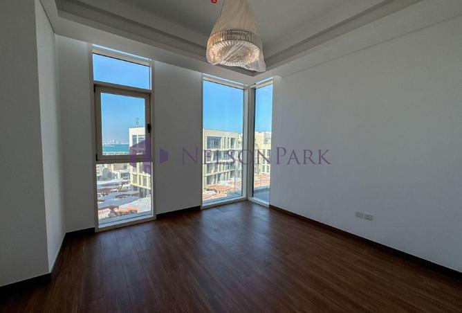 924909 - Property Image 2