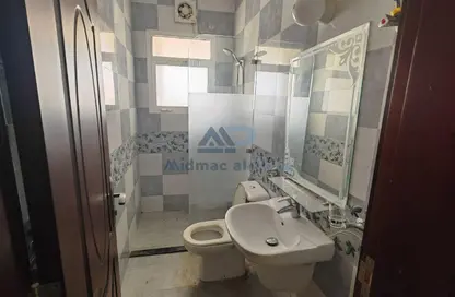 Apartment - 2 Bedrooms - 2 Bathrooms for rent in Al Mansoura - Al Mansoura - Doha