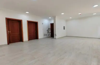 Apartment - 2 Bedrooms - 2 Bathrooms for rent in Thabit Bin Zaid Street - Al Mansoura - Doha