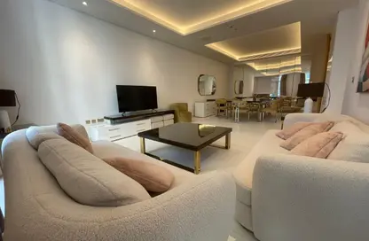 Apartment - 2 Bedrooms - 3 Bathrooms for sale in Floresta Gardens - Floresta Gardens - The Pearl Island - Doha