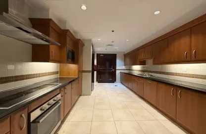 Apartment - 3 Bedrooms - 3 Bathrooms for rent in East Porto Drive - Porto Arabia - The Pearl Island - Doha