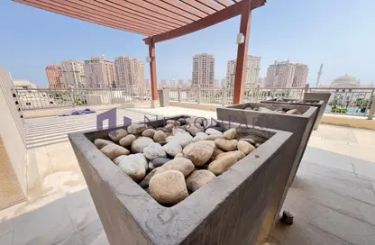 Apartment - 3 Bedrooms - 4 Bathrooms for rent in Abraj Bay - Abraj Quartiers - The Pearl Island - Doha