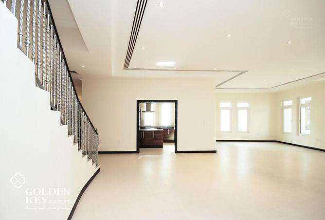 985359 - Property Image 2