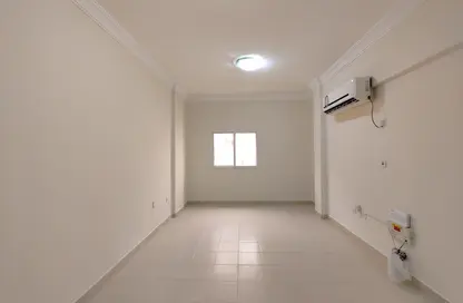 Apartment - 2 Bedrooms - 2 Bathrooms for rent in Anas Street - Fereej Bin Mahmoud North - Fereej Bin Mahmoud - Doha