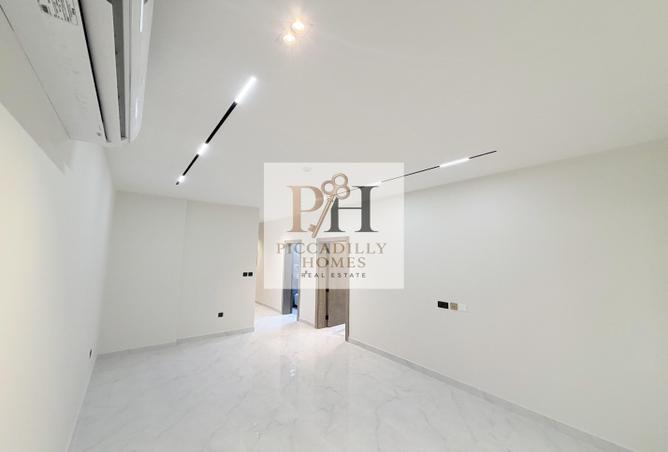 1008748 - Property Image 2