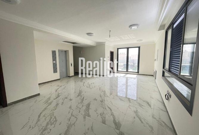 927157 - Property Image 2